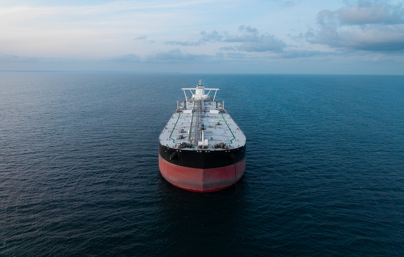 Ακινητοποιημένη η ναυσιπλοΐα στον Περσικό – Άνοδος ναύλων και ασφαλίστρων