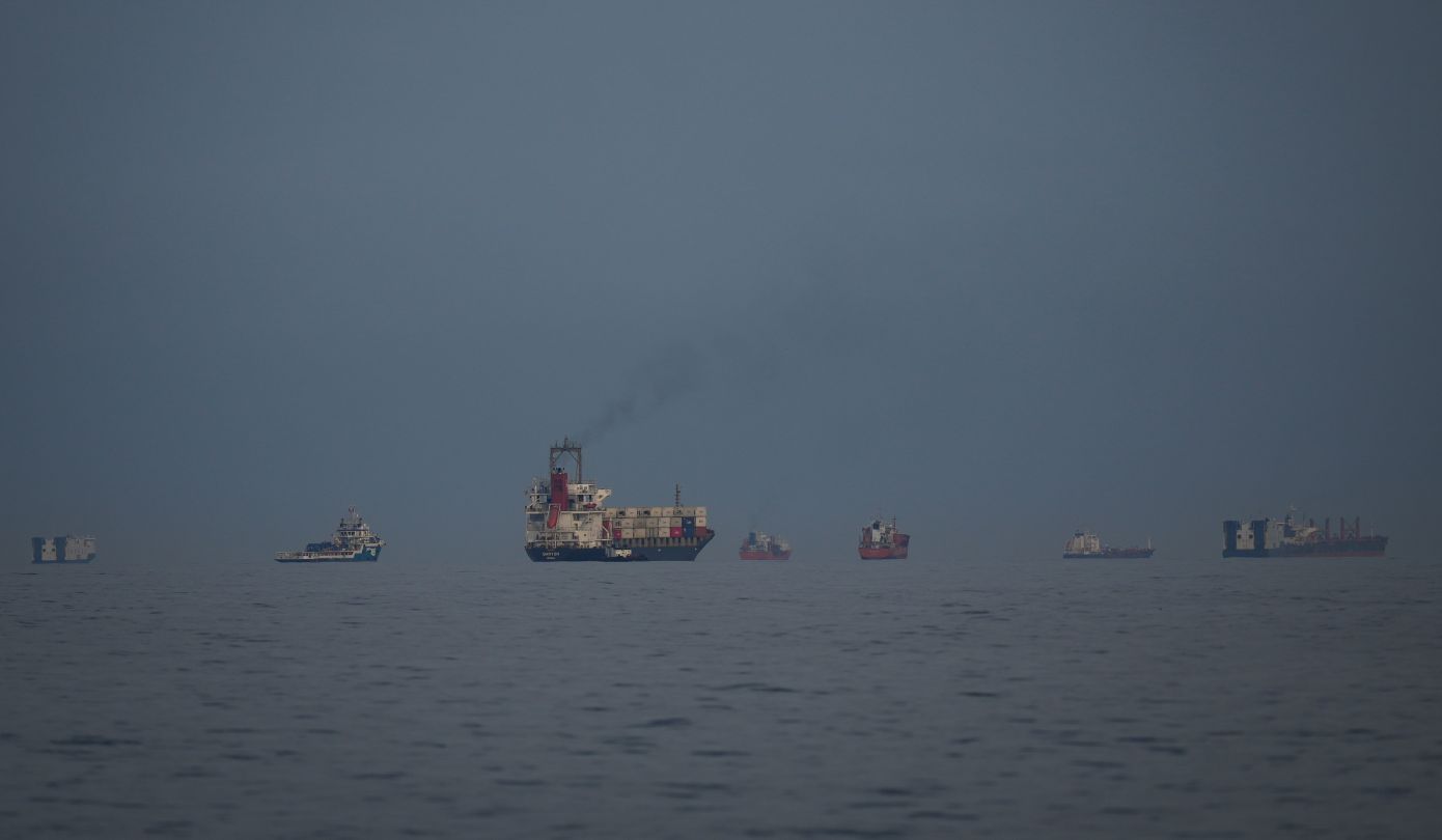 Τέλη διέλευσης για πλοία στα Στενά του Ορμούζ εξετάζει το Ιράν