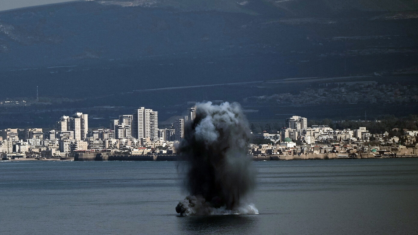 Μετά το Ιράκ, Κουβέιτ και ΗΑΕ ενδέχεται να περιορίσουν την παραγωγή πετρελαίου εξαιτίας του πολέμου στο Ιράν