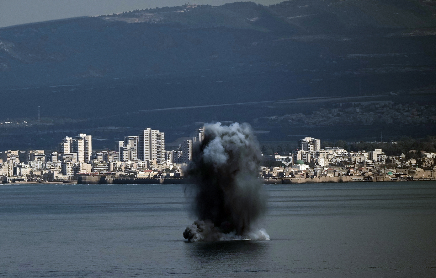 Μετά το Ιράκ, Κουβέιτ και ΗΑΕ ενδέχεται να περιορίσουν την παραγωγή πετρελαίου εξαιτίας του πολέμου στο Ιράν