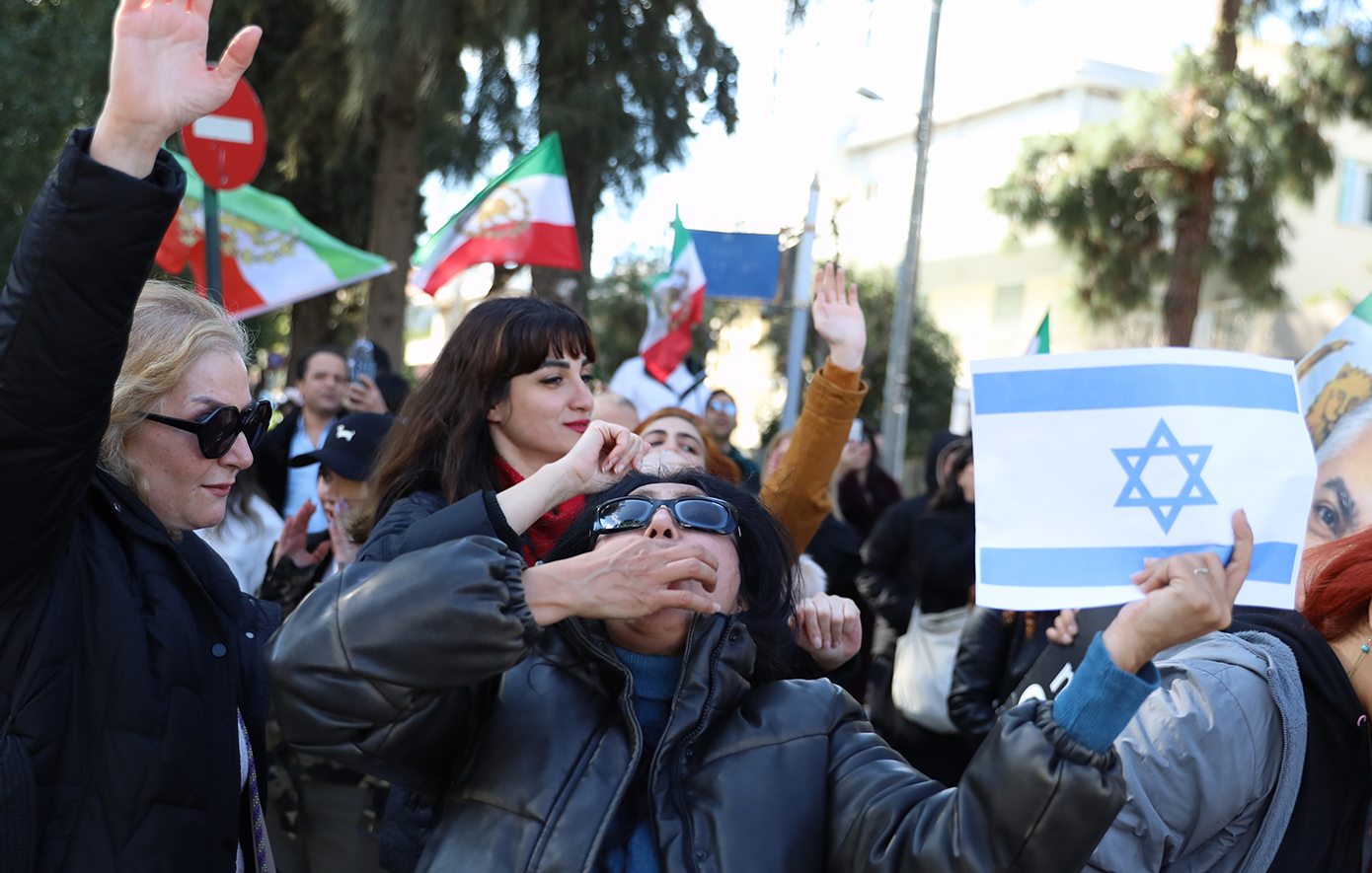 Ιρανός αντιπρόεδρος συλλόγου: «Δεν το θεωρούμε πόλεμο – Ευγνωμονούμε τον Τραμπ για την ανατροπή του καθεστώτος»