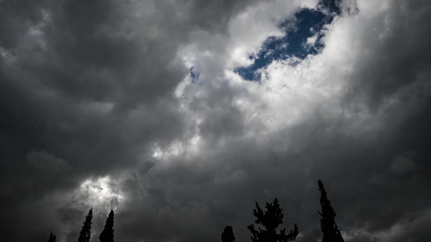 Ο Τσατραφύλλιας προειδοποιεί για «σιβηρική καταιγίδα» με βροχές και χιόνια – Πότε θα ξεκινήσει η κακοκαιρία
