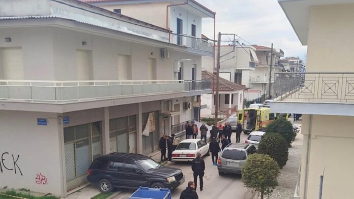 Καρδίτσα: 51χρονος τραγουδιστής βρέθηκε μαχαιρωμένος στο διαμέρισμά του