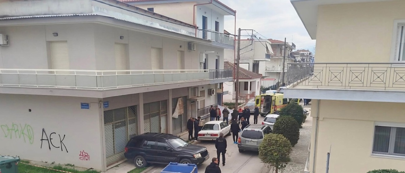 Καρδίτσα: 51χρονος τραγουδιστής βρέθηκε μαχαιρωμένος στο διαμέρισμά του