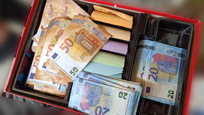 Αποκάλυψη: Ο 16χρονος παραχαράκτης στην Κατερίνη που ανέβαζε βίντεο με αναλήψεις από κάρτες-κλώνους στα social media