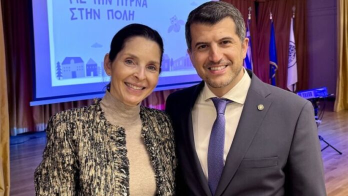 Άνοιξε τις πύλες της η Έκθεση Καλλιτεχνικών Έργων της Βουλής στο Δημαρχείο Κηφισιάς