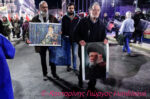 Ξεσπά ο φωτορεπόρτερ που απαθανάτισε τον Λαφαζάνη με πορτρέτο του Χαμενεΐ: «Σταματήστε να ψάχνετε για AI εκεί που υπάρχει μόχθος»