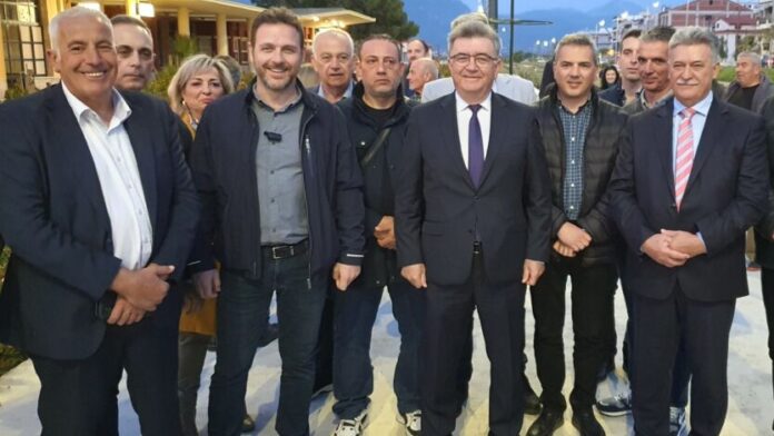 Η Περιφέρεια Αττικής παρέδωσε τον ανανεωμένο Σιδηροδρομικό Σταθμό Κορίνθου