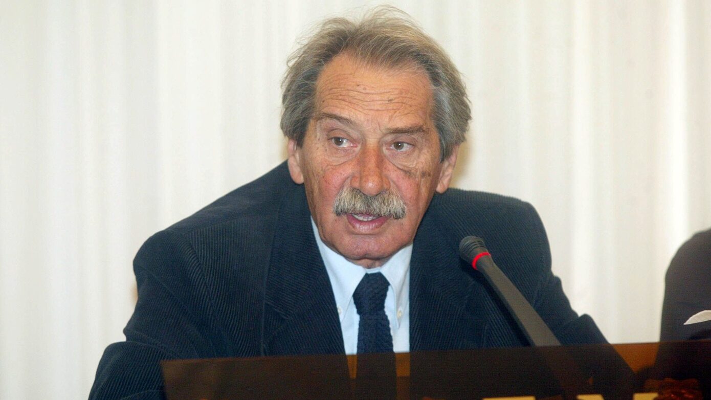 Απεβίωσε ο δημοσιογράφος Αντώνης Κούρτης στα 92 του – Υπήρξε κυβερνητικός εκπρόσωπος επί Ανδρέα Παπανδρέου