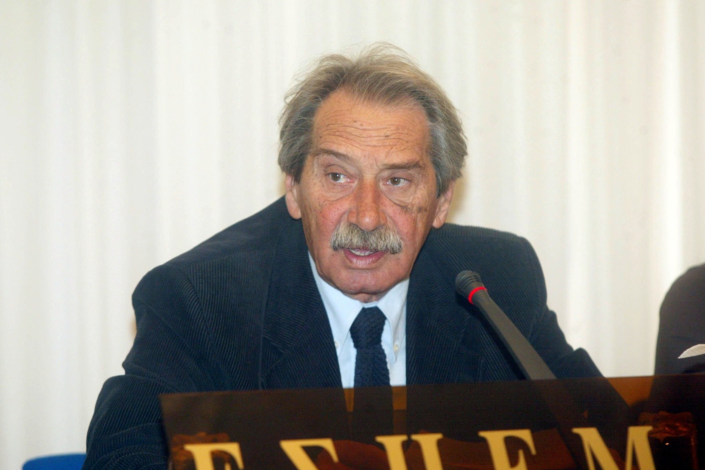 Απεβίωσε ο δημοσιογράφος Αντώνης Κούρτης στα 92 του – Υπήρξε κυβερνητικός εκπρόσωπος επί Ανδρέα Παπανδρέου