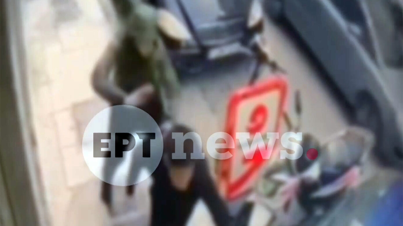 Συγκλονιστικό βίντεο με τους δράστες να φεύγουν μετά το μαχαίρωμα 17χρονου στον Άγιο Παντελεήμονα – Καταδίωξη για τη σύλληψή τους