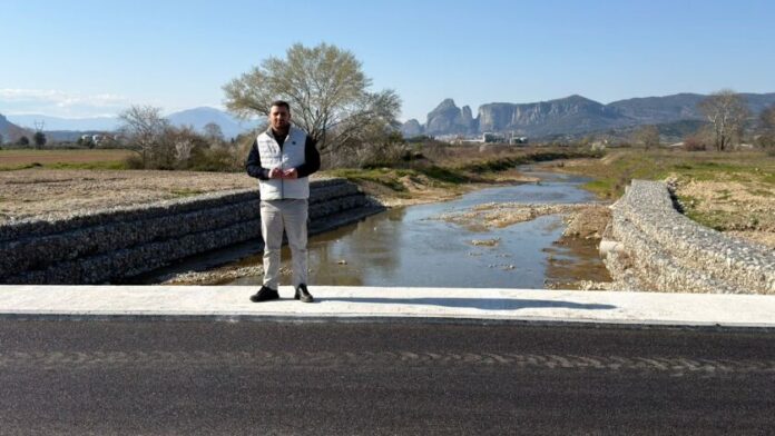 Κοντά στην ολοκλήρωση η ανέγερση της νέας γέφυρας στους Αγ. Θεοδώρους Καλαμπάκας