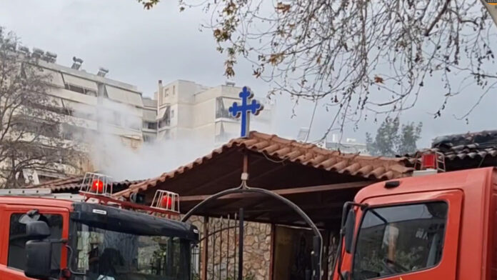 Φωτογραφίες από πυρκαγιά σε αποθήκη εκκλησίας στη Λιοσίων που χρησιμοποιούνταν ως κρυψώνα ναρκωτικών