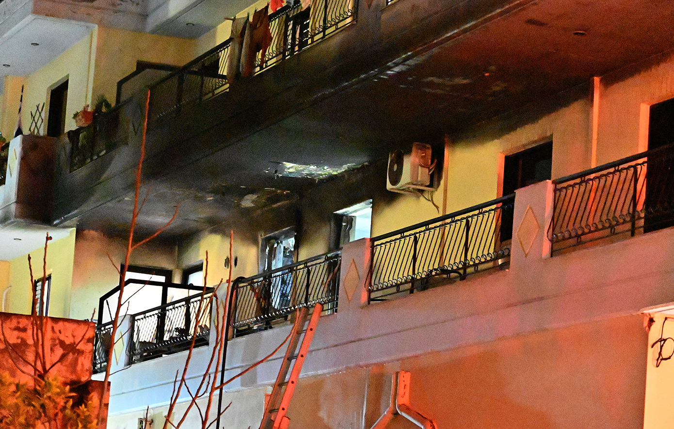 Σοβαρή πυρκαγιά σε διαμέρισμα στο Άργος – Στο νοσοκομείο μητέρα με ανήλικη κόρη