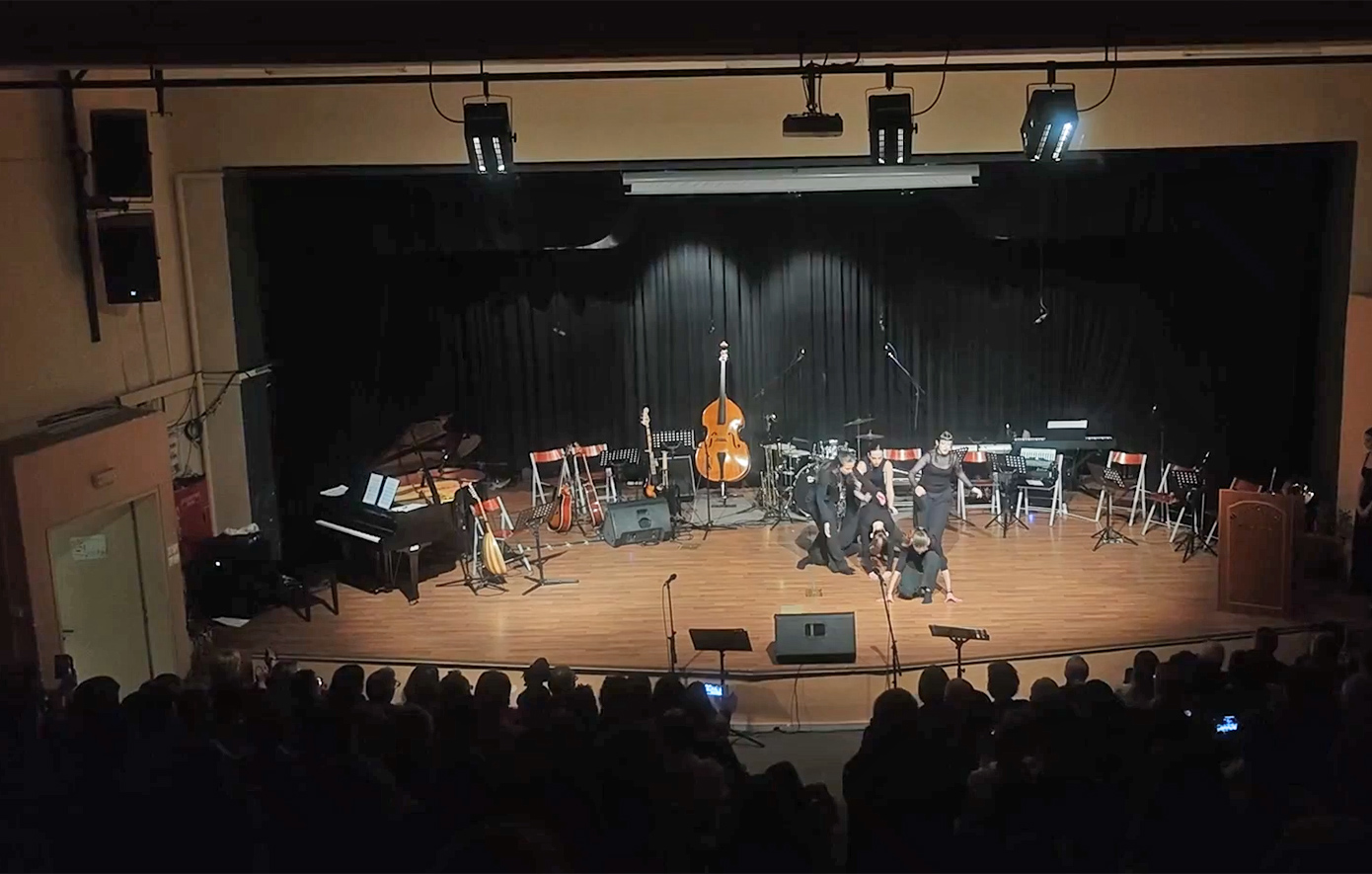 Συγκλονιστική θεατρική παράσταση μαθητών για την τραγωδία των Τεμπών – «Τίποτα δεν ξεφεύγει από τα δικά σας μάτια»