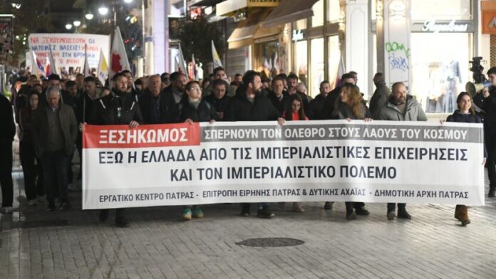 Πυρκαγιά στο ιστορικό κτίριο του παλιού Λιμεναρχείου στην Πάτρα – Δείτε το βίντεο