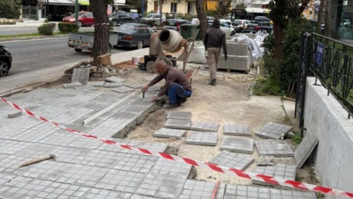 Ανακατασκευή πεζοδρομίων στον Δήμο Λυκόβρυσης-Πεύκης