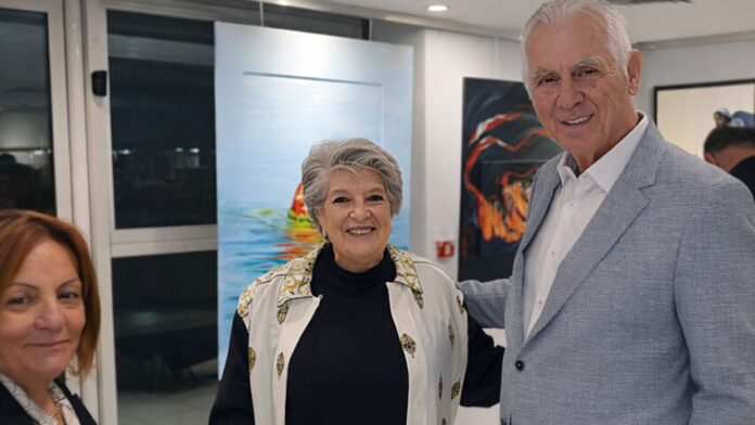 Ενθουσιώδης υποδοχή για την έκθεση ζωγραφικής της G. Frumkin στον Δήμο Περιστερίου