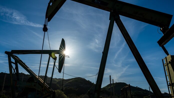 Η τιμή του πετρελαίου WTI αυξήθηκε 5% εξαιτίας των κρίσεων στα Στενά του Ορμούζ