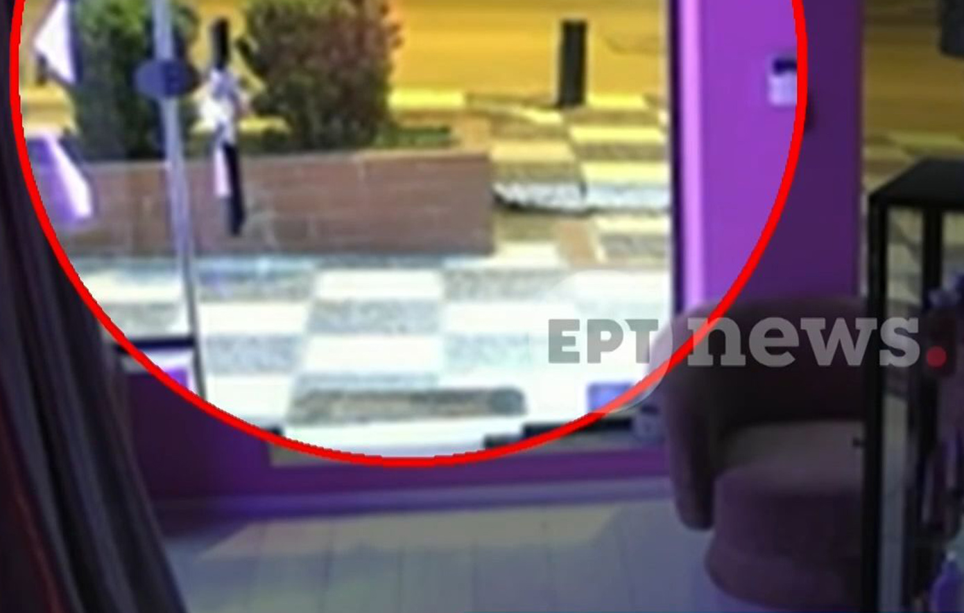 Βίντεο από τη θανατηφόρα σύγκρουση στη Θεσσαλονίκη: Η στιγμή που το αυτοκίνητο χτυπά με ιλιγγιώδη ταχύτητα τον 25χρονο