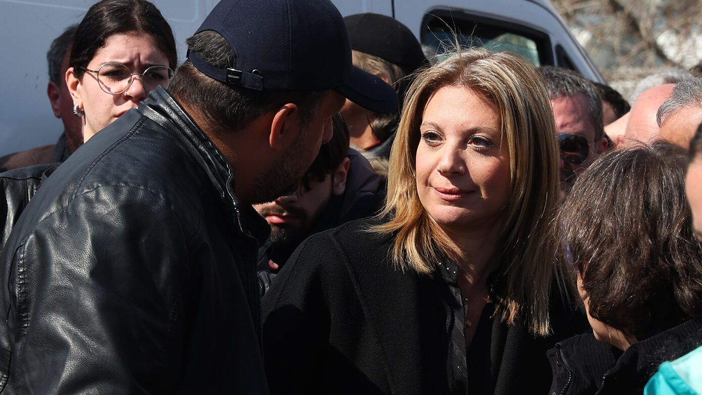 Γιατί η Μαρία Καρυστιανού δεν πήρε το λόγο στο συλλαλητήριο στο Σύνταγμα – «Δεν ήταν στο πρόγραμμα, κάποιοι την απέκλεισαν»