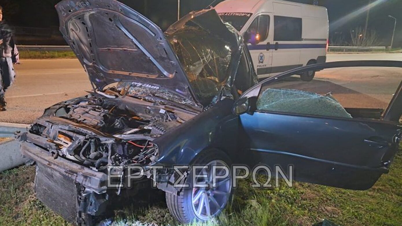 Σέρρες: Αυτοκίνητο «καρφώθηκε» σε στύλο φωτισμού – Σε σοβαρή κατάσταση ο νεαρός οδηγός