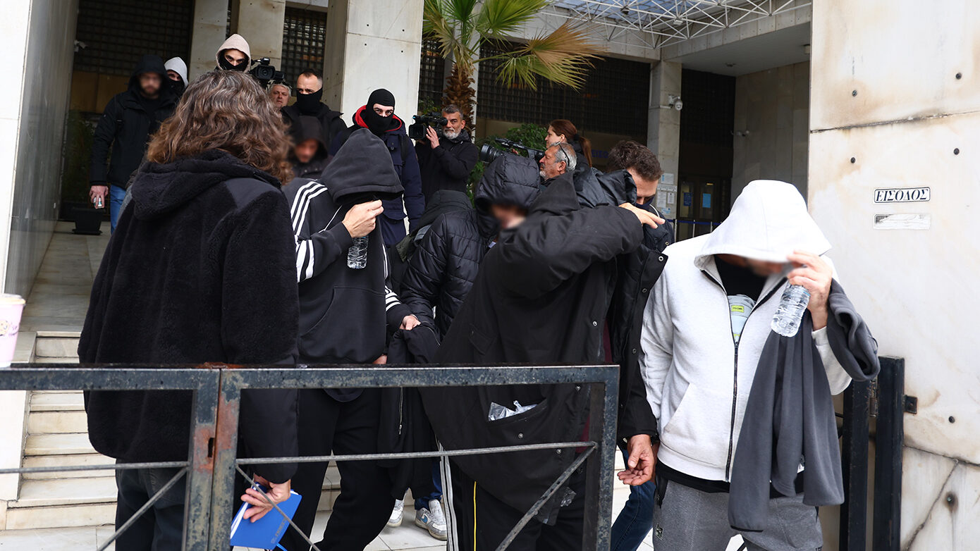 Το πολύπλοκο δίκτυο των διασήμων που λήστευαν το δημόσιο – Τα νυχτερινά κέντρα ως «κάλυψη» της απάτης με τα 226 άτομα