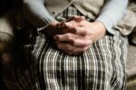 Συνελήφθη η 77χρονη γυναίκα του 82χρονου που εντοπίστηκε νεκρός στο σπίτι τους στη Θεσσαλονίκη – Κατηγορείται για εγκατάλειψη