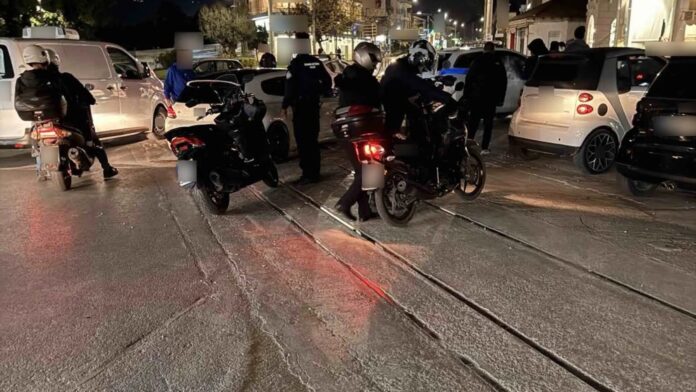 Επιχείρηση της τροχαίας στη Δυτική Αττική – Δίπλωμα αφαιρέθηκε από 38 οδηγούς
