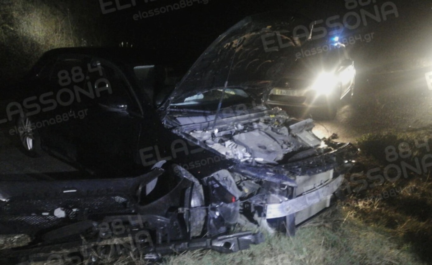Θανατηφόρα σύγκρουση δύο αυτοκινήτων στην Ελασσόνα – Δύο τραυματίες