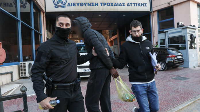 Σοβαρό τροχαίο στη Λιοσίων: Κακουργηματική δίωξη στον 16χρονο μοτοσικλετιστή