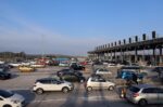 Με σύμμαχο τον καιρό κορυφώνεται η επιστροφή των εκδρομέων του Πάσχα – Έντονη κίνηση σε λιμάνια και δρόμους