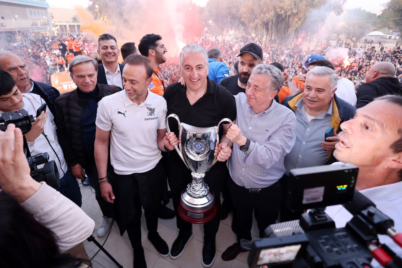 Μπούσης: «Κατασκευάστε καινούριο γήπεδο για τον ΟΦΗ»