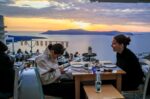 Το Πάσχα σηματοδοτεί την έναρξη της τουριστικής περιόδου – Ελπιδοφόρα μηνύματα και προκλήσεις για Κρήτη, Ρόδο και Σαντορίνη