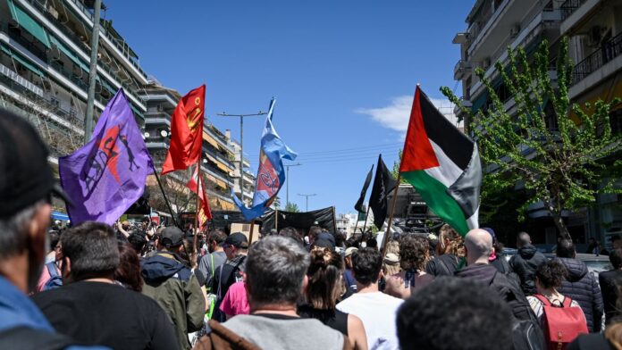 Κλιμακώνονται οι διαμαρτυρίες για τα Προσφυγικά της Αλεξάνδρας – Σε κρίσιμη κατάσταση ο απεργός πείνας Αριστοτέλης Χαντζής