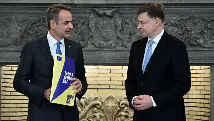 Ντομπρόφσκις προς Μητσοτάκη: Εξαιρετικά τα επιτεύγματα της Ελλάδας στις μεταρρυθμίσεις, τη διαχείριση του χρέους και την ανεργία