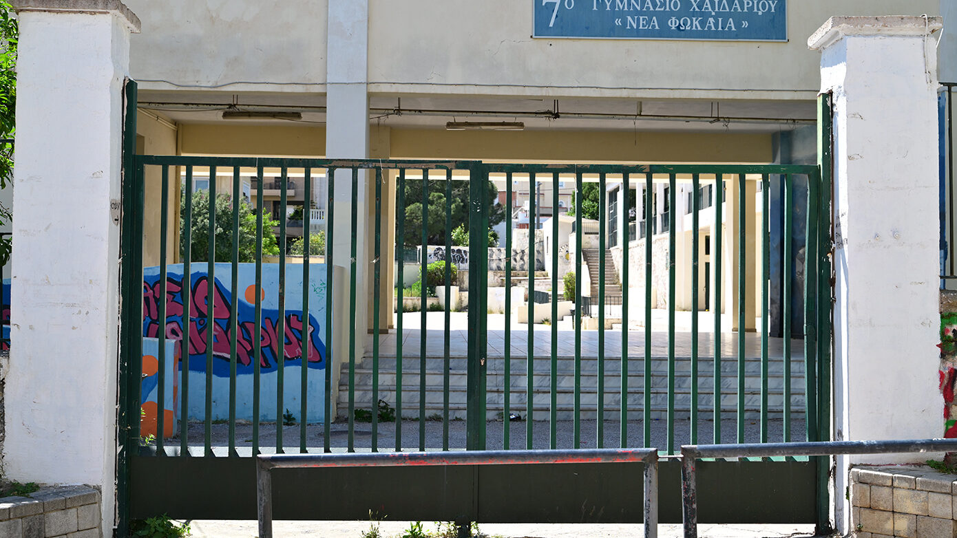 Παπαδομαρκάκης για την πτώση της 13χρονης μαθήτριας στο Χαϊδάρι: Πρέπει να δούμε ακριβώς τις αιτίες που οδήγησαν το παιδί να πέσει