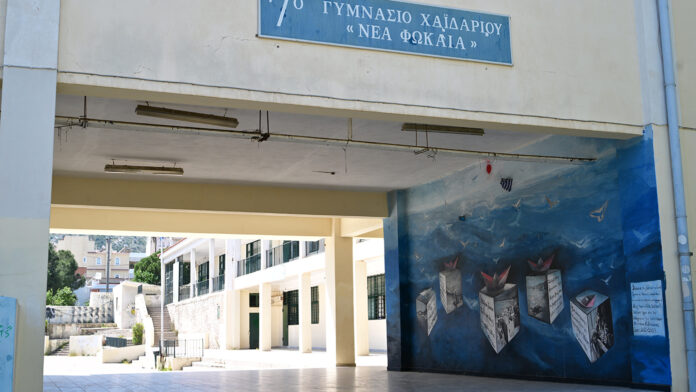 Σχολική διευθύντρια για την πτώση της 13χρονης από το μπαλκόνι: «Κατέπεσε με το κεφάλι»
