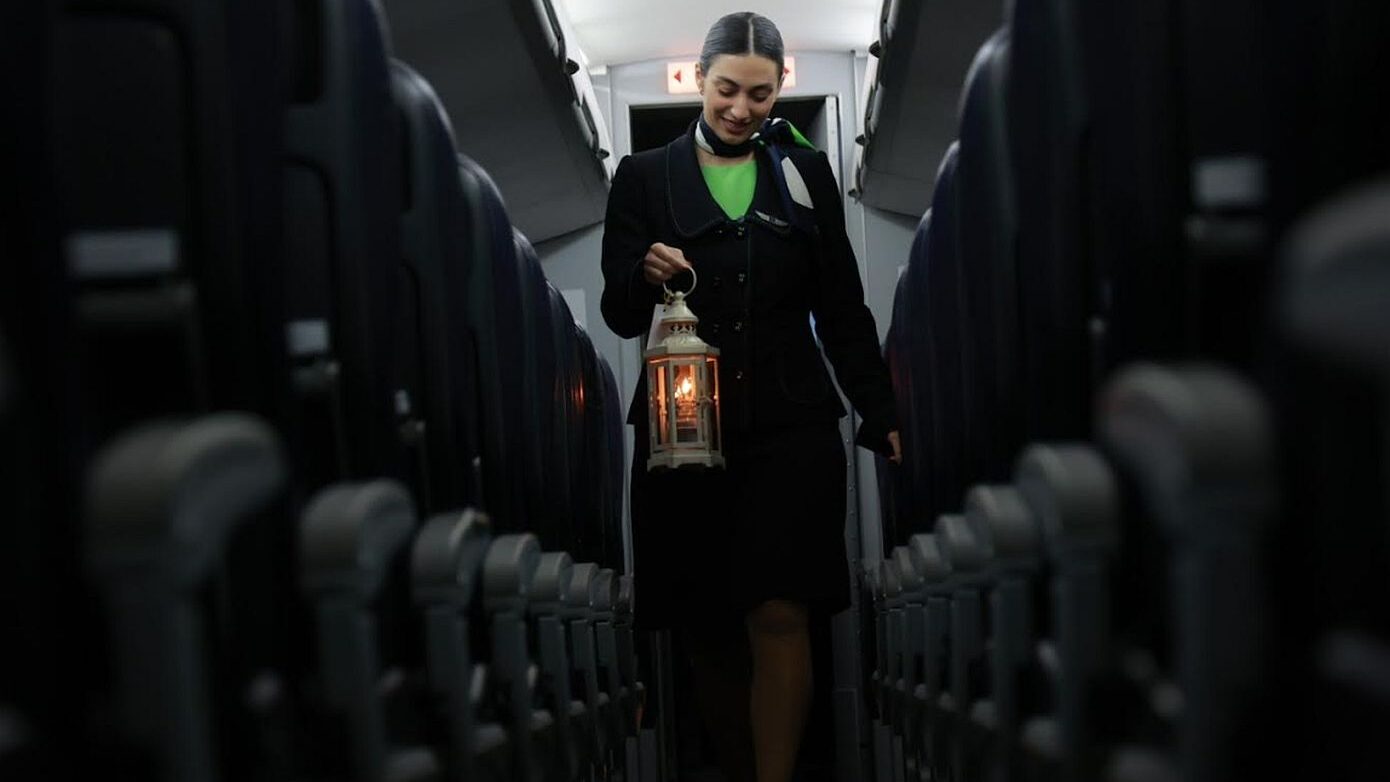 Η AEGEAN και η Olympic Air έφεραν το Άγιο Φως στην Ελλάδα