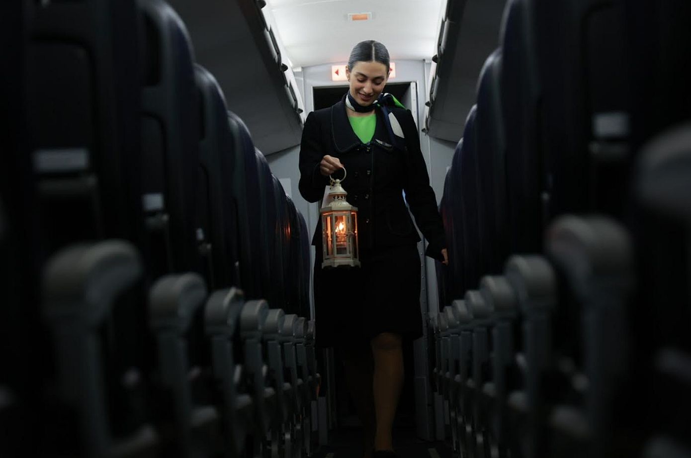 Η AEGEAN και η Olympic Air έφεραν το Άγιο Φως στην Ελλάδα