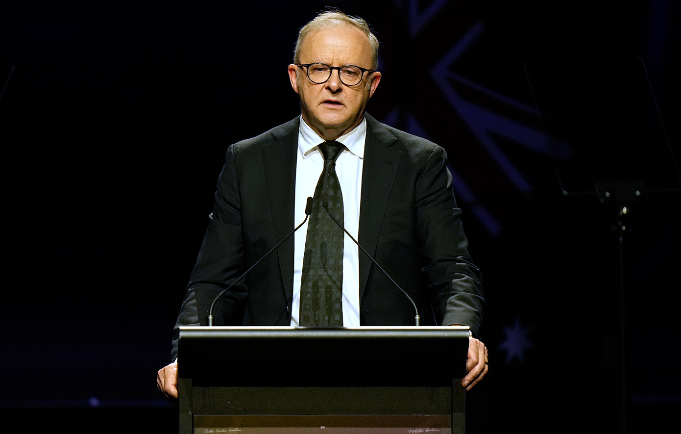 Ο πρωθυπουργός της Αυστραλίας επαινεί το άνοιγμα των Στενών του Ορμούζ – «Διαρκείς οι συνέπειες της κρίσης»