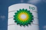 Άνοδος κερδών στο πρώτο τρίμηνο για την BP – Υπερέβη τις εκτιμήσεις λόγω αναταραχής από τον πόλεμο στο Ιράν
