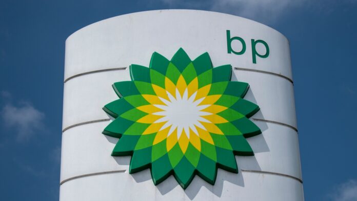 Άνοδος κερδών στο πρώτο τρίμηνο για την BP – Υπερέβη τις εκτιμήσεις λόγω αναταραχής από τον πόλεμο στο Ιράν