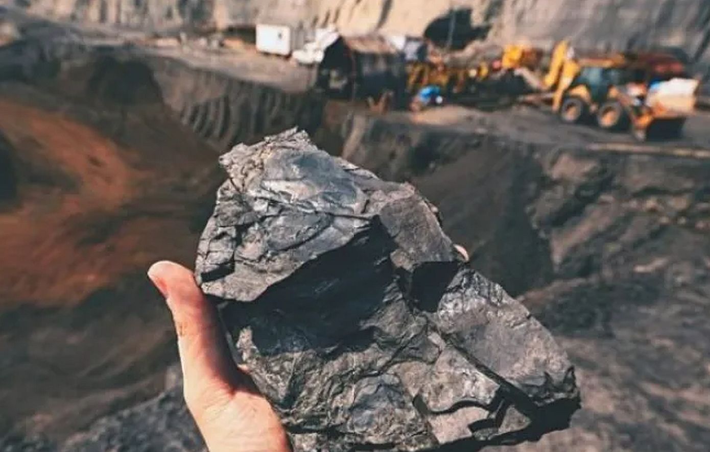 Η σύγκρουση ΗΠΑ-Ιράν εκτοξεύει τη ζήτηση άνθρακα, αλλά «πνίγει» τους Αμερικανούς παραγωγούς με έξοδα