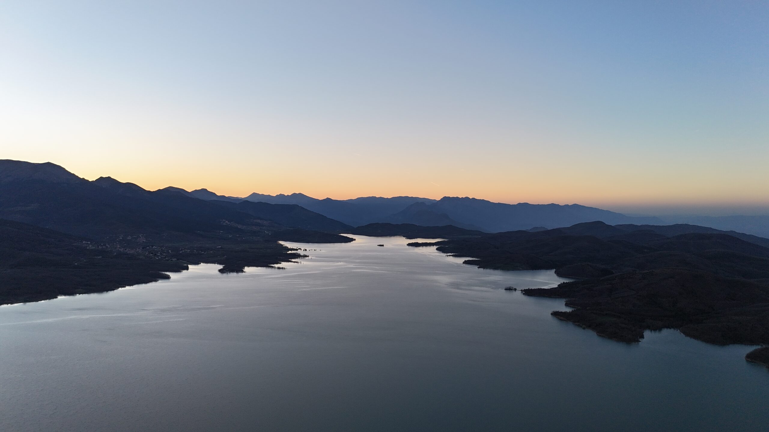 Ζήσε το όνειρο στη Θεσσαλία: Η Λίμνη Πλαστήρα σε καλεί (βίντεο)