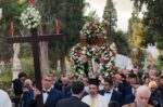 Η ιδιαίτερη πομπή του Επιταφίου στη «γειτονιά της ηρεμίας» στο Α’ Νεκροταφείο Αθηνών
