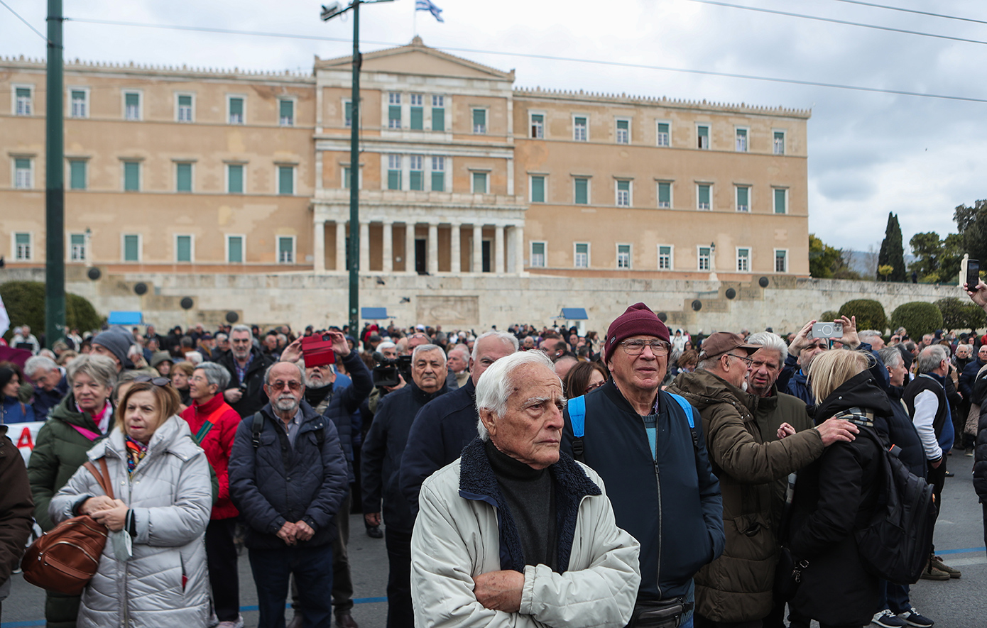 Οι ανησυχητικές προβλέψεις της Eurostat για τον πληθυσμό στην Ελλάδα – Πόσοι Έλληνες θα απομείνουν το 2100