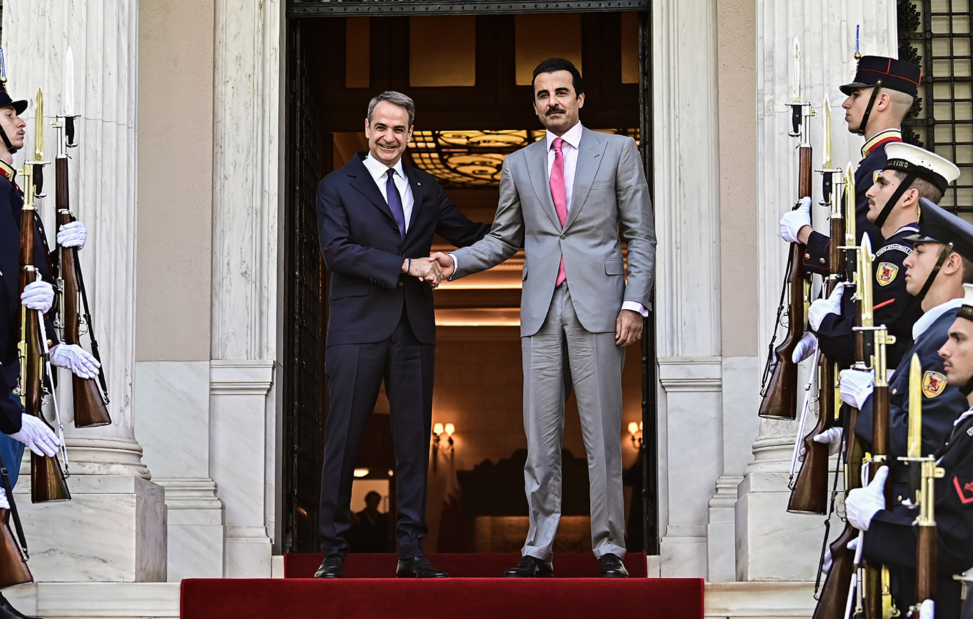 «Ευγνωμοσύνη για τη βοήθεια»: Οι επενδύσεις και οι προοπτικές στη Μέση Ανατολή στη συνάντηση Μητσοτάκη με τον εμίρη του Κατάρ