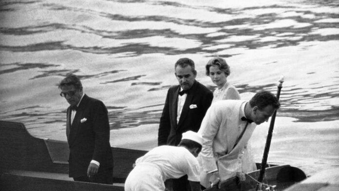 Grace Kelly – Ρενιέ: «Θα συνηθίσω να τον αγαπώ» – Το παρασκήνιο του «ονειρικού» γάμου και η επιρροή του Ωνάση