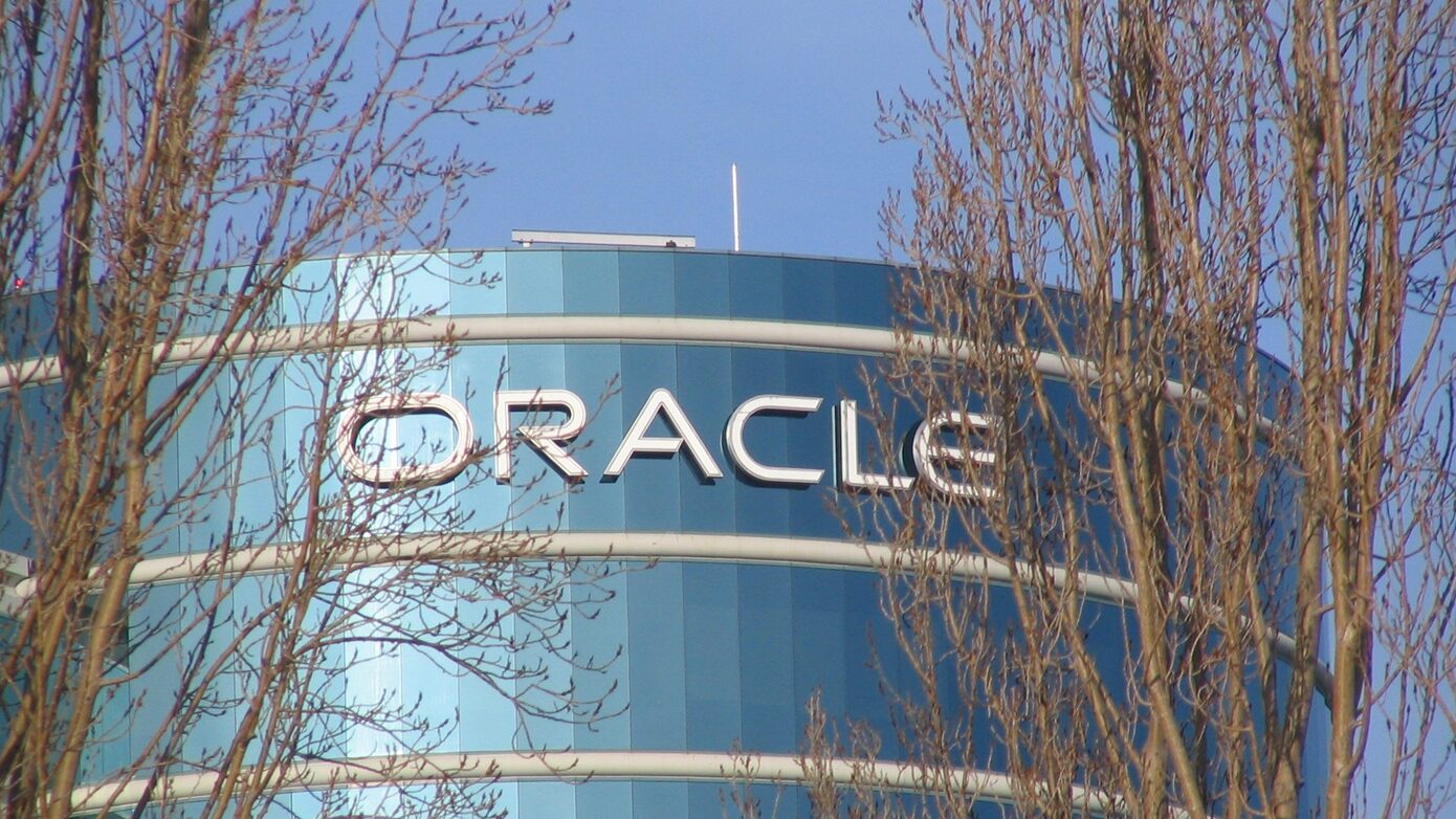 Oracle εκτός ισολογισμού: Το τέχνασμα με τα project bond που προβληματίζει (και γοητεύει) τη Wall Street